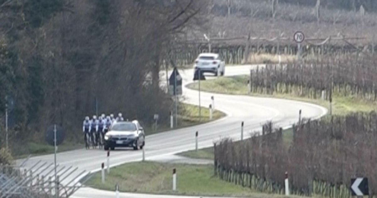 Grup de cicliști, traumatizați după ce au fost atacați cu pistolul în timpul antrenamentelor, pe șosea. „Un incident teribil!”