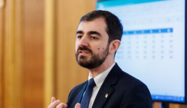 Un deputat critică creșterea cheltuielilor bugetare ale Parlamentului: „E clar că austeritatea nu e pentru toți. Deodată sunt bani”
