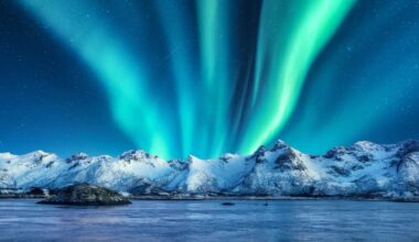 Deplasarea Polului Nord magnetic al Pământului s-a accelerat dramatic. Cum ne afectează acest lucru viața