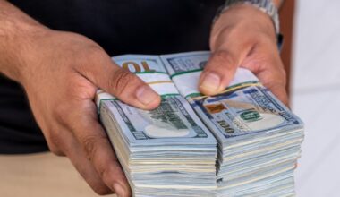 Dolarul american, pe cale să înregistreze cea mai mare scădere din 2017