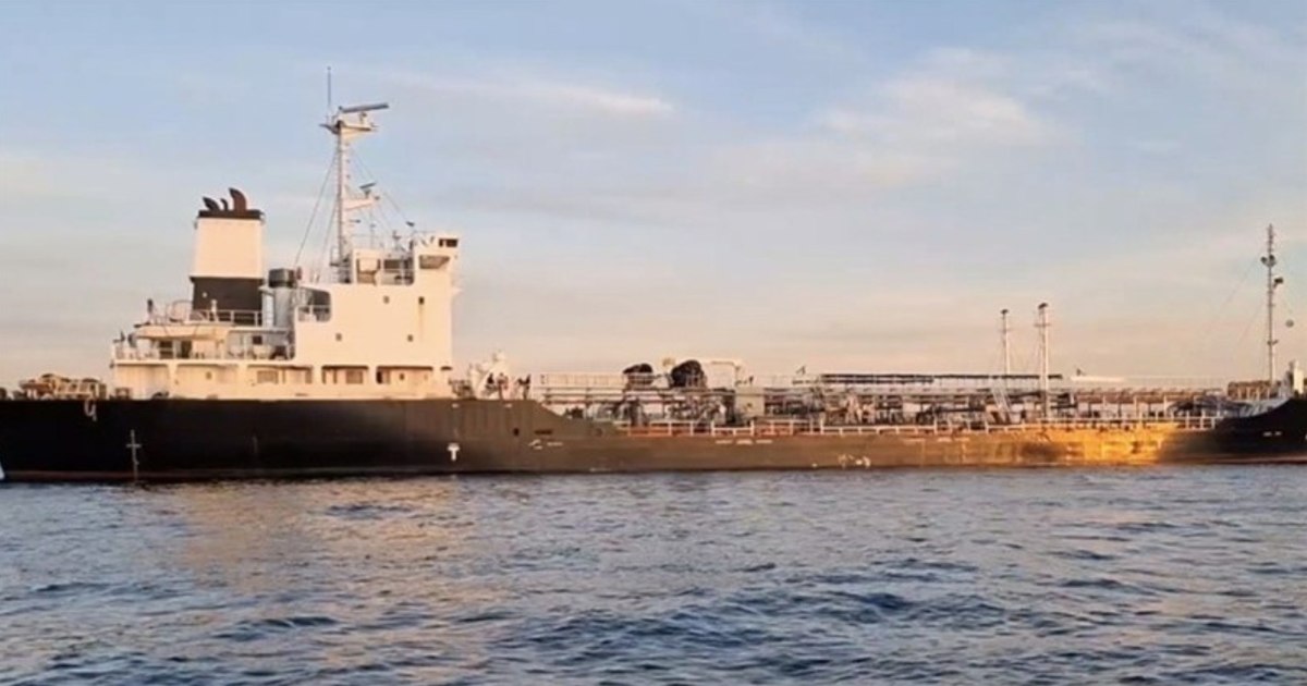 Iranul a sechestrat o navă suspectată de contrabandă cu combustibil în Golful Persic. Echipajul era format din 16 membri străini