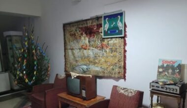 Nostalgici după comunism? Crăciunul din „Epoca de aur” se sărbătorea printre cozi interminabile, pene de curent și lipsuri