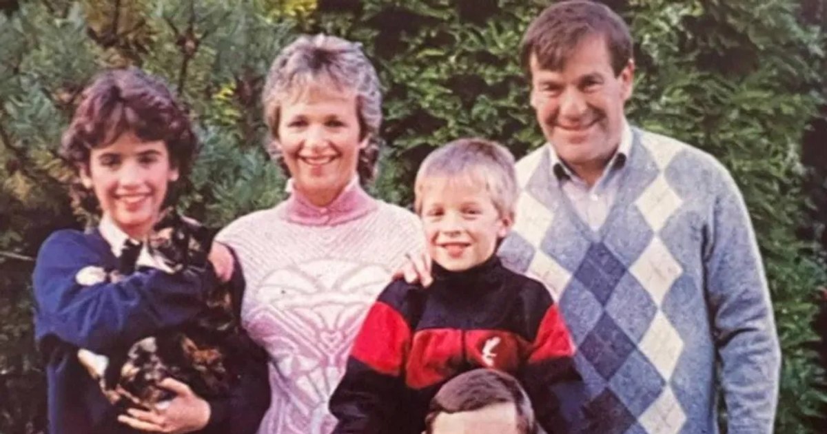 Gestul care a schimbat viața unui cuplu din Marea Britanie: au invitat un om al străzii de Crăciun și a rămas cu ei 45 de ani