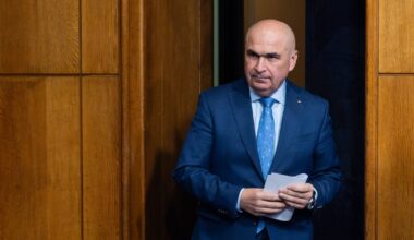 Ilie Bolojan le-a făcut un cadou special miniștrilor, înainte de Crăciun. A oferit cozonaci speciali produși la Oradea