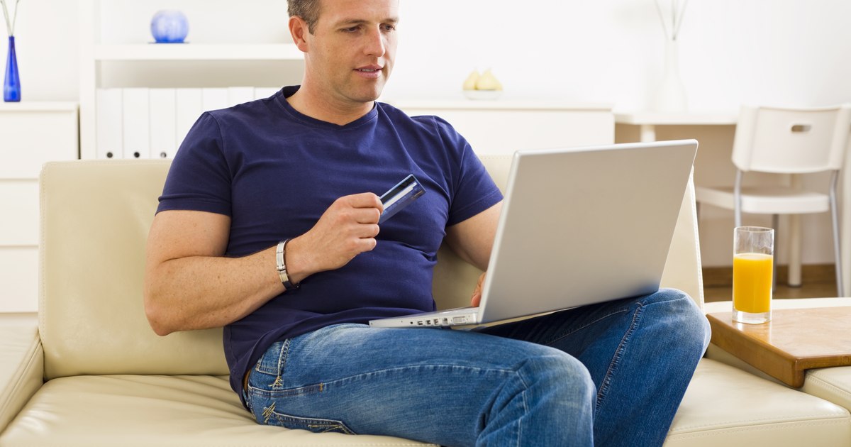 „Campion” la cumpărăturile online în 2025. Un sucevean a plasat peste 2.400 de comenzi anul acesta, pe un site din România