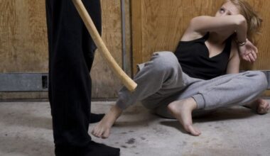 Un bărbat şi-a omorât soţia în bătaie în noaptea de Crăciun. A chemat apoi o asistentă medicală, dar pentru victimă era prea târziu