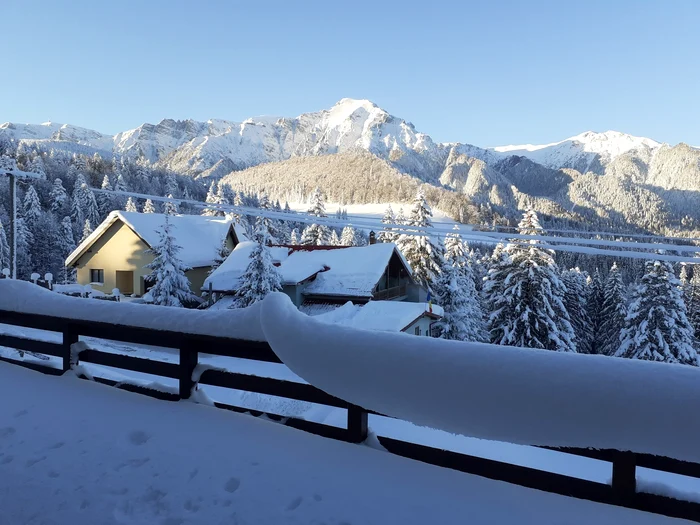 Priveliștea de pe terasa cabanei lui Doru Nicolae. FOTO: Doru Nicolae 