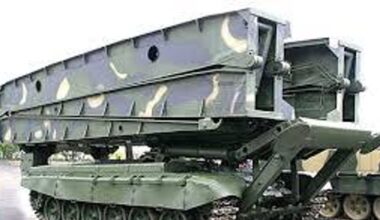 Râul care stă în calea rușilor spre Kramatorsk. Tancul-ponton, „soluția” improvizată pe care mizează Moscova pentru a-l traversa