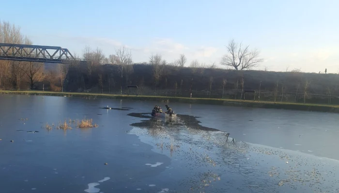 După mai multe ore de căutări, corpurile celor doi copii au fost recuperate din apă FOTO: Arhivă