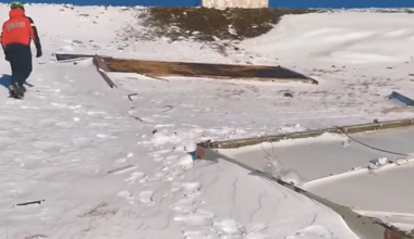 Viscolul a spulberat cabinetul medical al Salvamont Gorj, amplasat în partea superioară a pârtiei de schi de pe vârful Păpușa