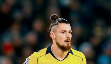 Reacții după revenirea lui Drăgușin. Doi foști jucători români se contrazic cu privire la situația fundașului: „Tottenham are încredere în el / Eu aș pleca”