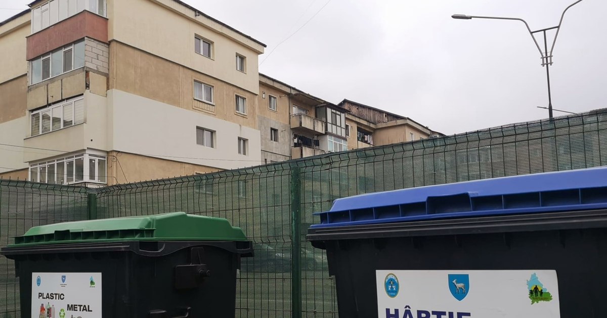 Un oraș din România crește taxa de gunoi cu 70% de la 1 ianuarie. Localnicii vor plăti sute de lei în plus