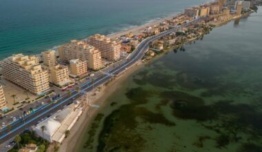 Destinație populară din Spania, sub amenințarea unui râu subteran toxic. Mercurul „invizibil” ajunge în mare