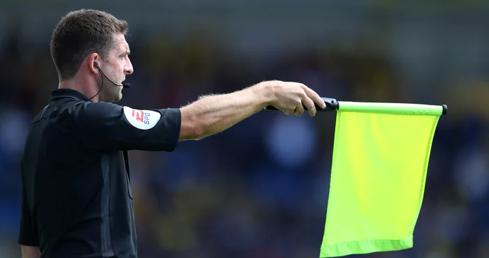 Tușierii sunt cei semnalizează poziția de ofsaid  FOTO Getty