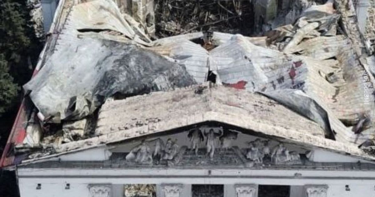 Teatrul din Mariupol, distrus în bombardamente, redeschis de către ocupaţia rusă din estul Ucrainei