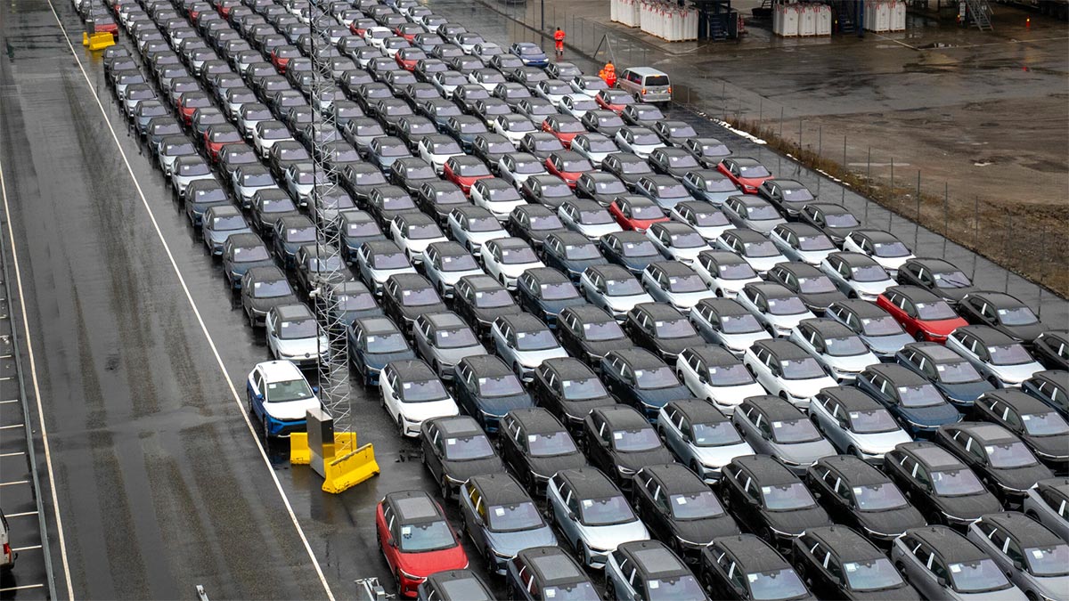 VW a livrat o navă imensă cu mii de maşini electrice în Norvegia, în graba de a reuşi să le înmatriculeze până la anul nou, pentru a evita taxele suplimentare | PiataAuto.md