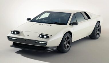 (VIDEO) Lotus Esprit a revenit în lumea auto într-o reinterpretare independentă fascinantă, cu motor V8 | PiataAuto.md