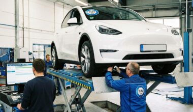 Germanii de la ADAC au anunţat că Tesla eşuează cel mai des testarea TUV printre maşinile noi, iar Dacia e codaşă la două categorii de vârstă mai mare | PiataAuto.md