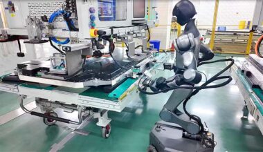 Producătorul chinez de baterii CATL a lansat în operare prima fabrică din lume, unde la 99% din sarcini muncesc doar roboţi umanoizi, în locul oamenilor | PiataAuto.md
