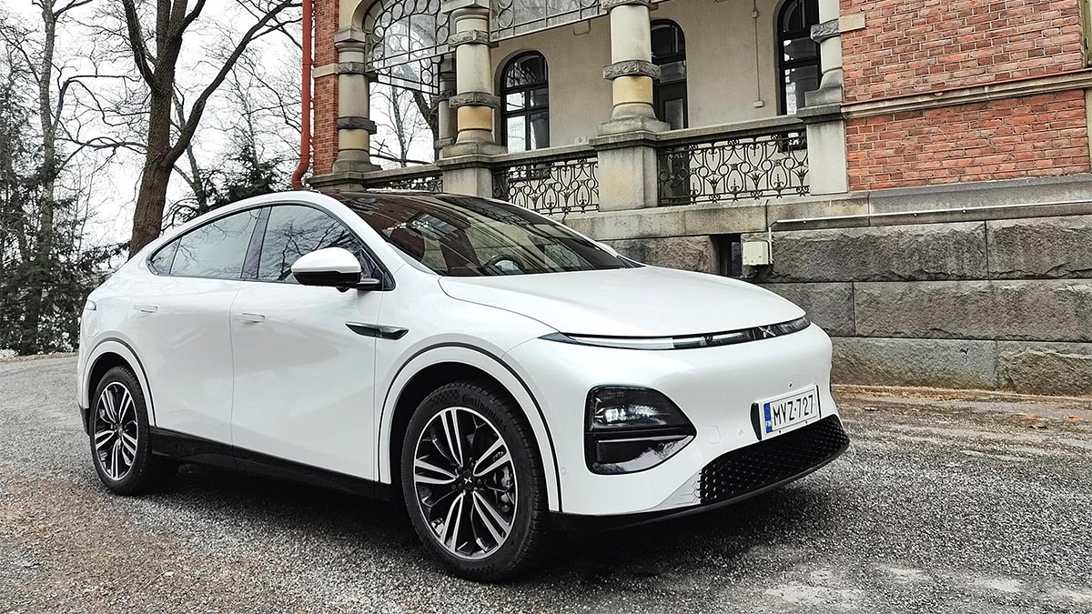 Un suedez se plânge că maşina sa electrică chinezească a adunat apă în caroserie şi l-a lăsat în drum în Germania, iar experienţa de garanţie e devastatoare | PiataAuto.md