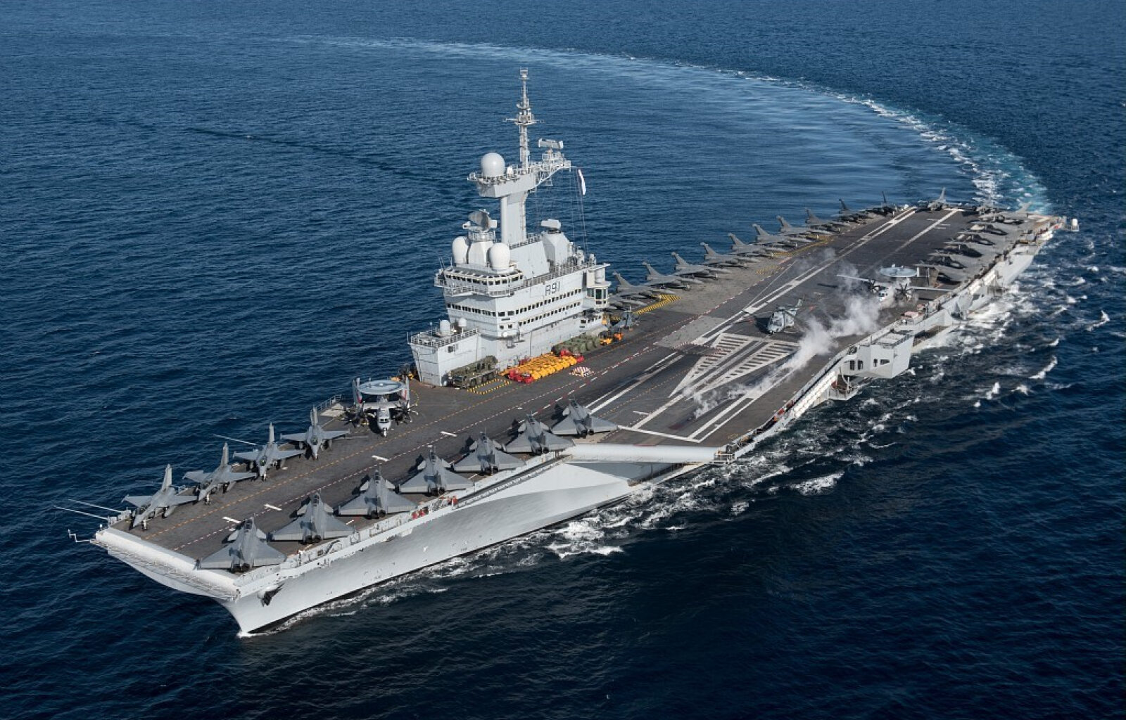 Franța pregătește urmașul pentru Charles de Gaulle și va lansa în 2038 cel mai mare portavion construit vreodată în Europa
