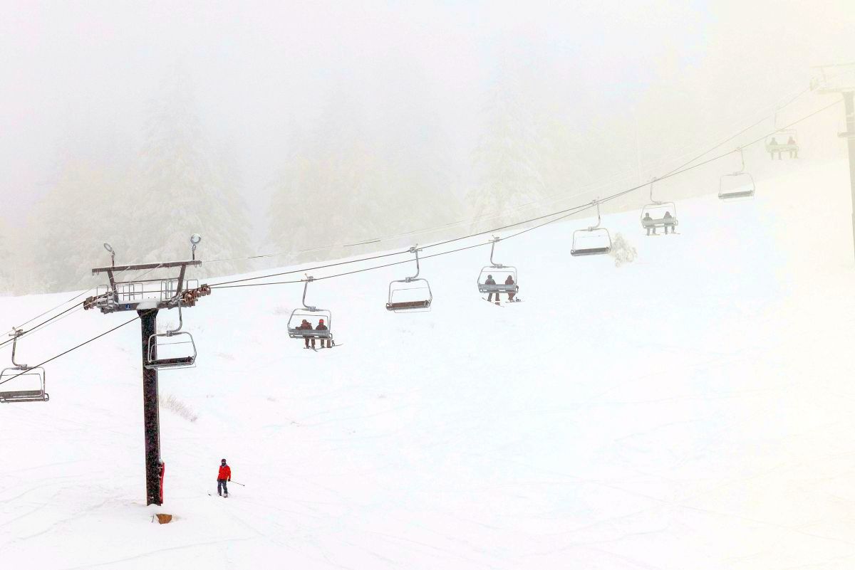 fotbalistul de 34 de ani a căzut din telescaun și și-a pierdut viața. Soția lui a fost rănită