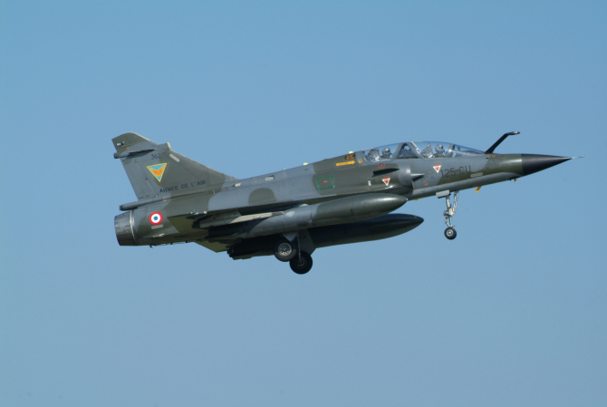 2. Mirage 200... (4539699183_c9c4e73ed0_o_45772700.jpg)