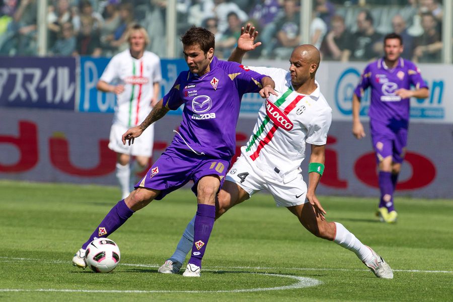 Cum își amintesc italienii de Gică Hagi și de Răducioiu » „Cenușăreasa cu călcâie tari ca marmura și fața acră a unui fermier mutat la oraș” + „Când intra în careu, i se stingea becul!”