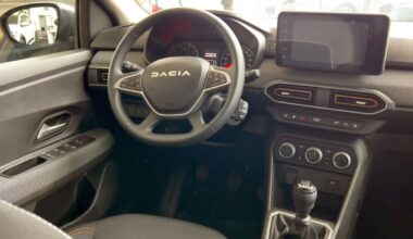 Englezii au văzut noul model Dacia și l-au descris într-un singur cuvânt