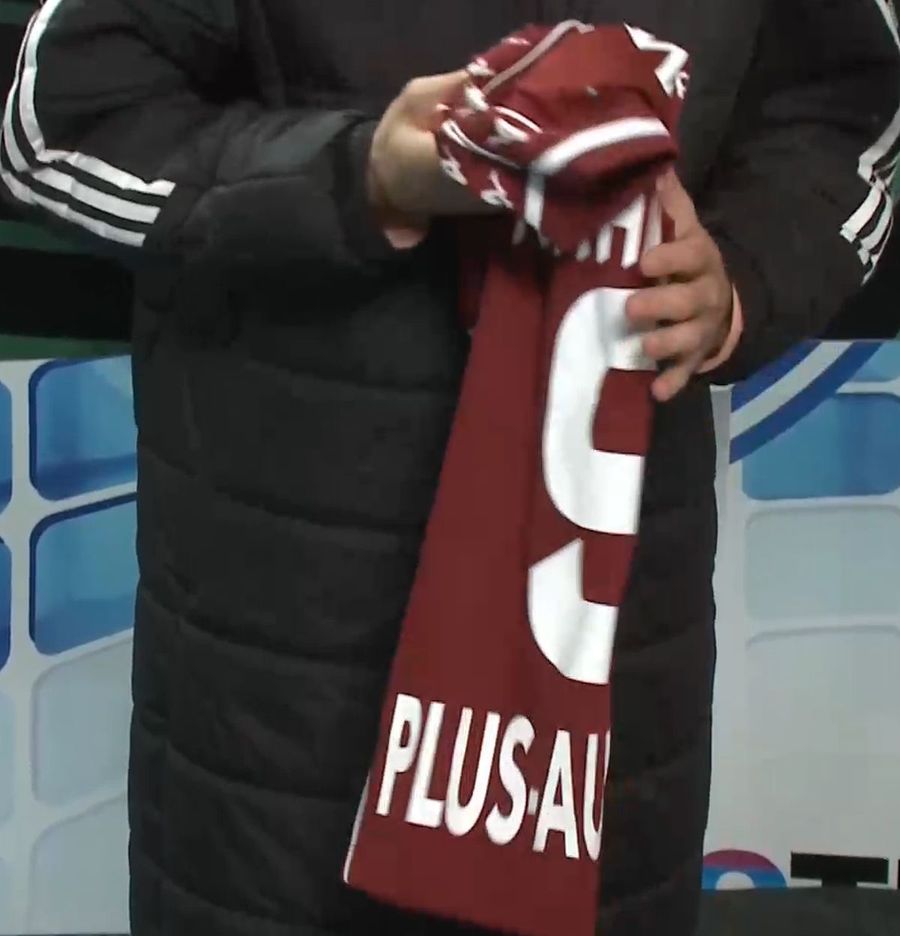 A răpus-o pe Craiova și a apărut la flash-interviu cu tricoul Rapidului: „Poate în viitor îl voi purta”