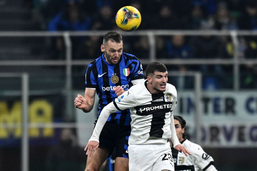 Cristi Chivu face curățenie la Inter! » Câți jucători 30+ vor pleca și ce sumă ar putea economisi cu salariile lor