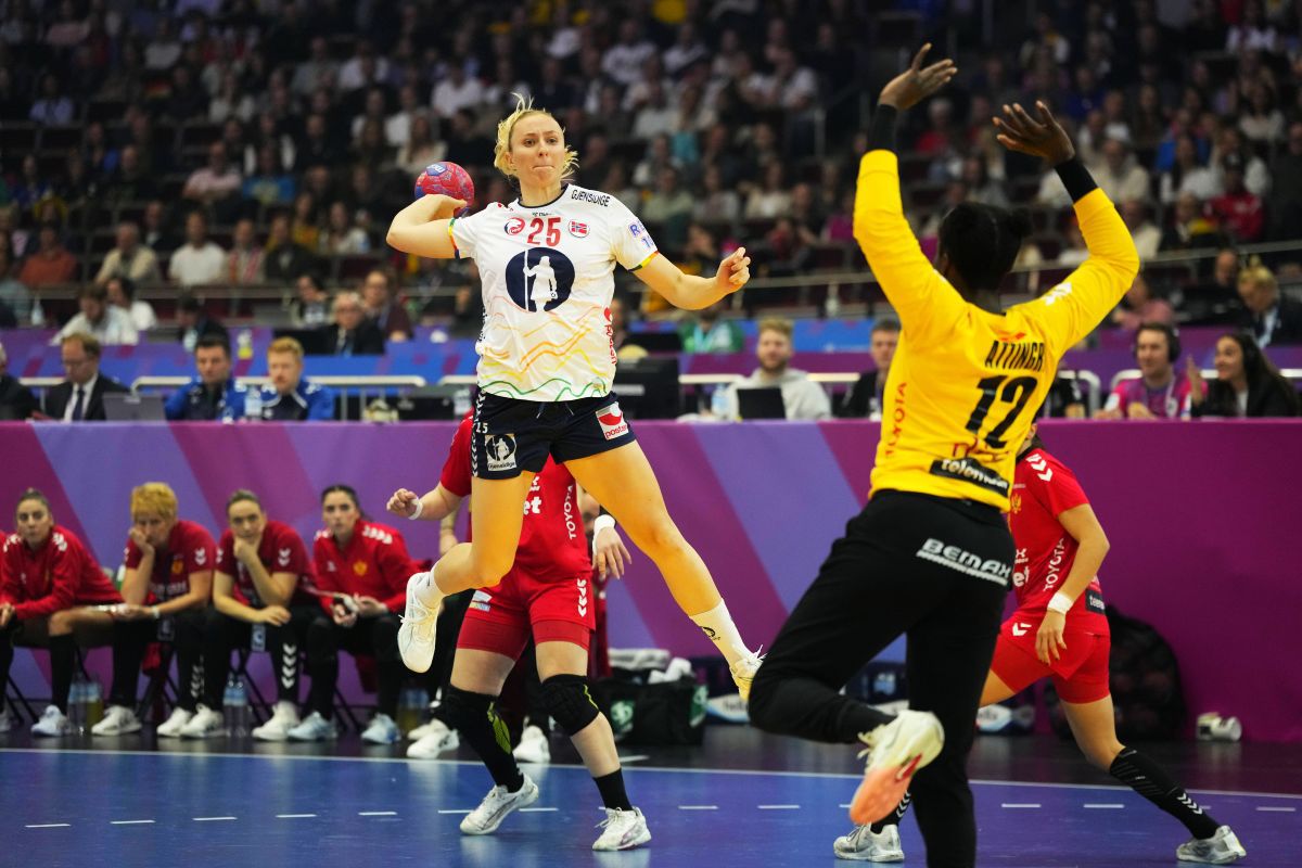 Muntenegru 32-23, sfert de finală INCREDIBIL la Campionatul Mondial de handbal feminin