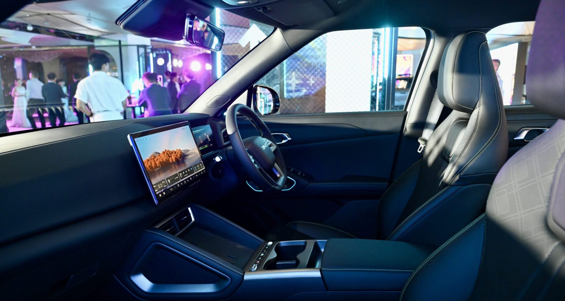 China umple lumea cu mașini pe benzină pe care nu le poate vinde pe piața internă