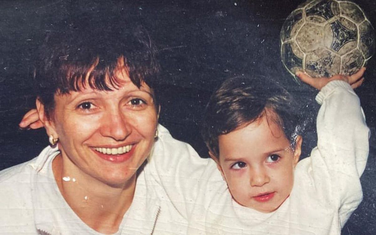 „O nouă stea” tricoloră, fiica unei jucătoare cu 2043 de goluri pentru naționala României