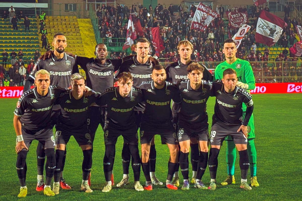 „Să se apuce de ping-pong, a fost paletă / Mă ofer să-i fac check-in”