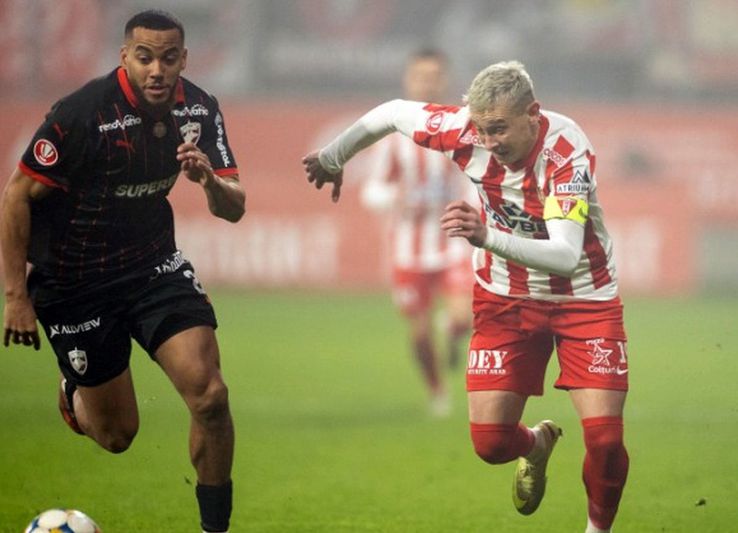 Costache și-a taxat fosta echipă. UTA, meci mare cu Dinamo // foto: sportpictures.eu