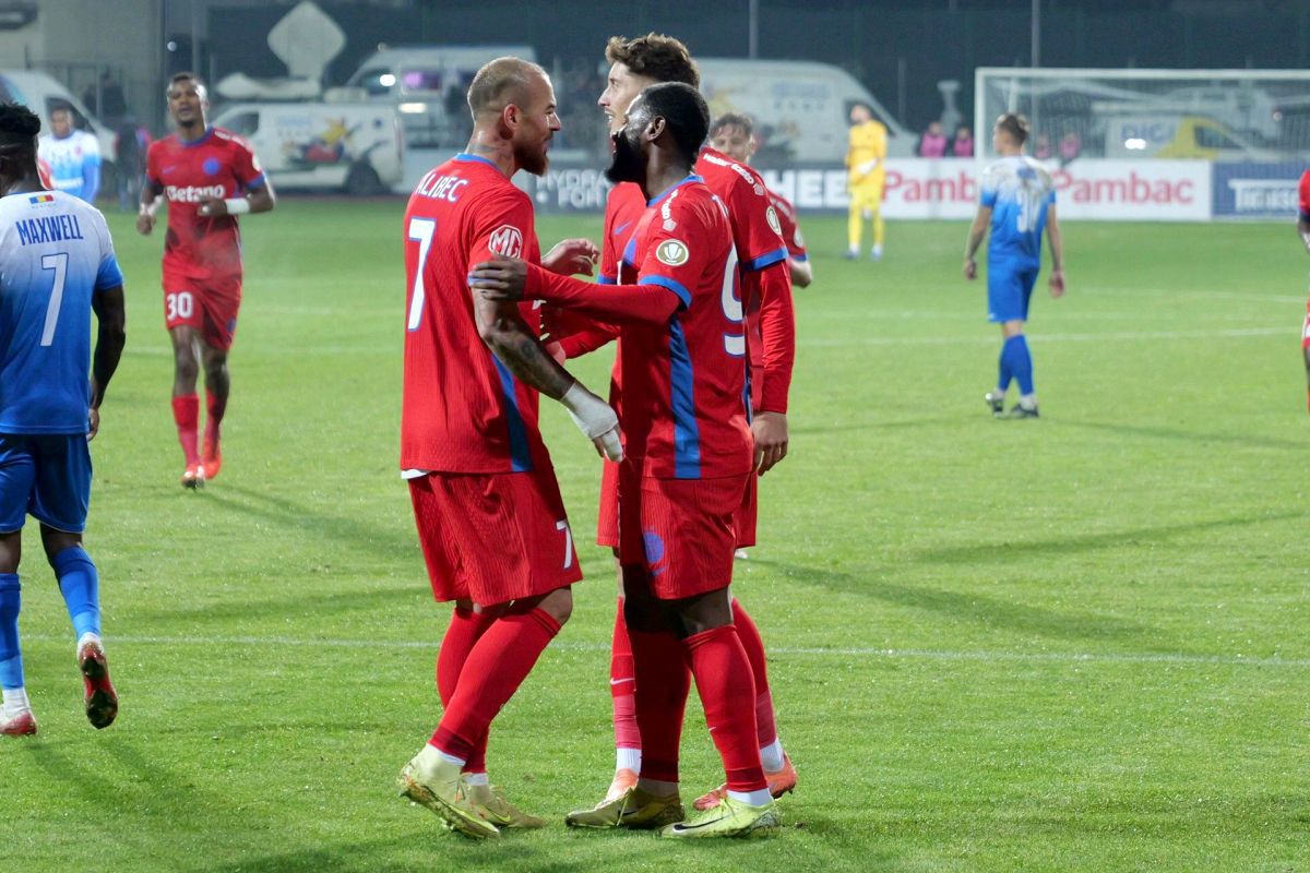 „Stai să terminăm și meciul ăsta cu Rapid și vă zic”