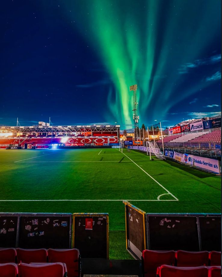 Stadionul lui Tromso (Norvegia) // FOTO: Instagram