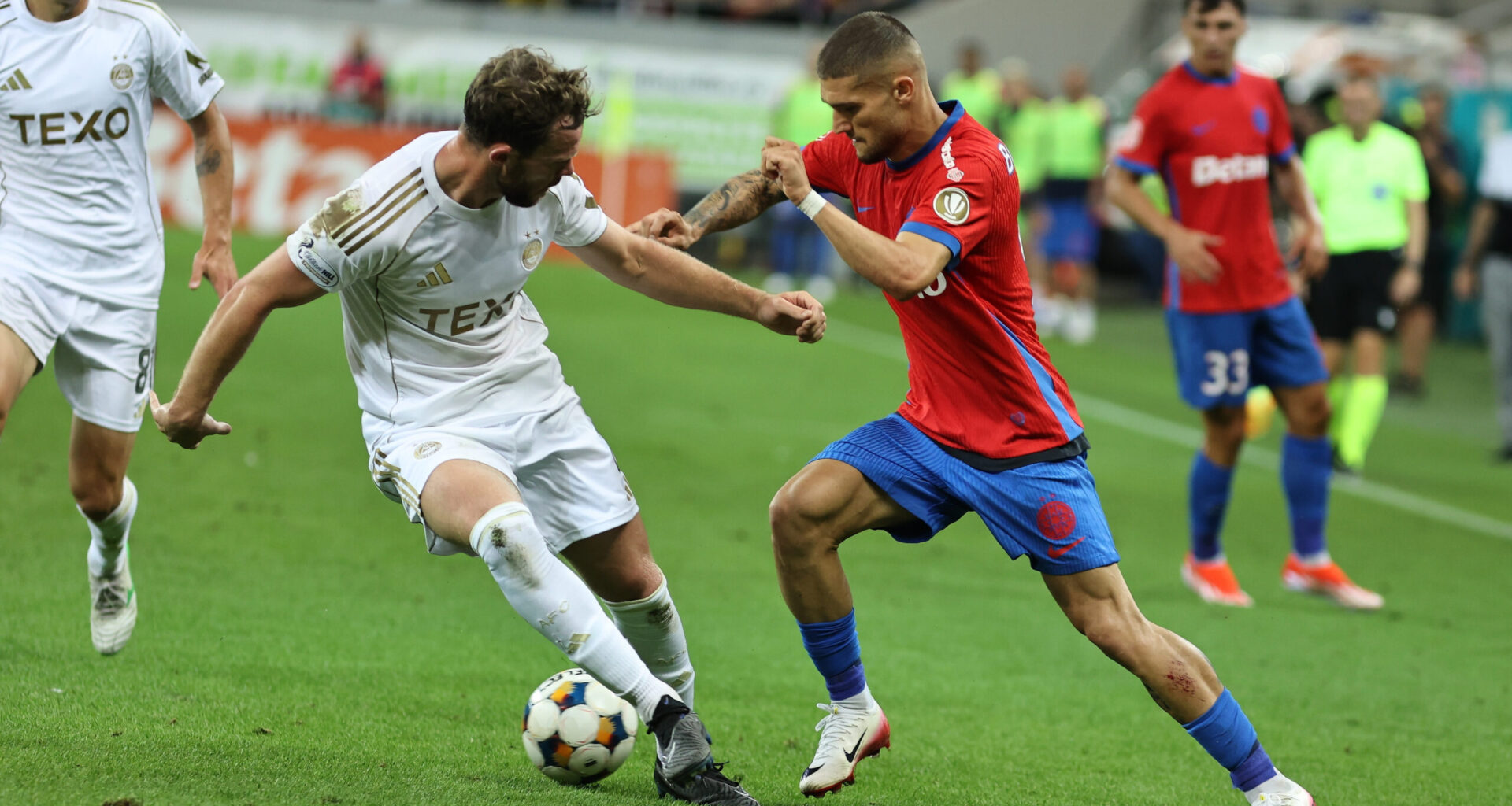 Accidentare dură pentru golgheterul lui FCSB. Lovitură majoră pentru campioana en-titre