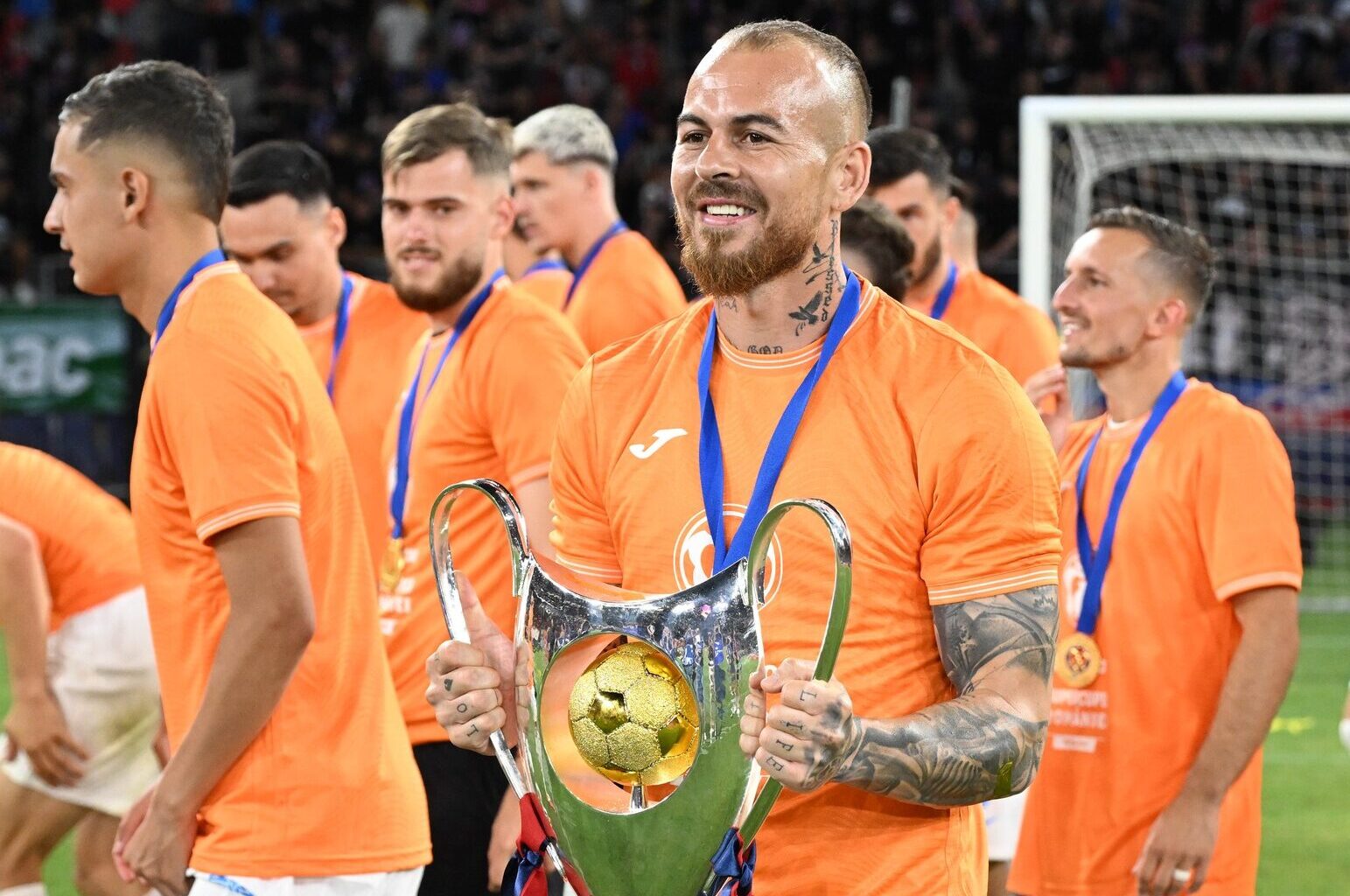 Pe făraș la FCSB, Denis Alibec a fost propus unei rivale: Răspunsul primit