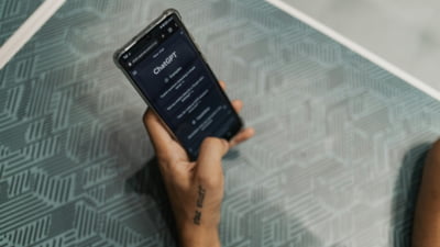 Experții avertizează: 5 lucruri pe care nu trebuie să le împărtășiți niciodată cu ChatGPT. Ce pași să urmați dacă deja le-ați partajat