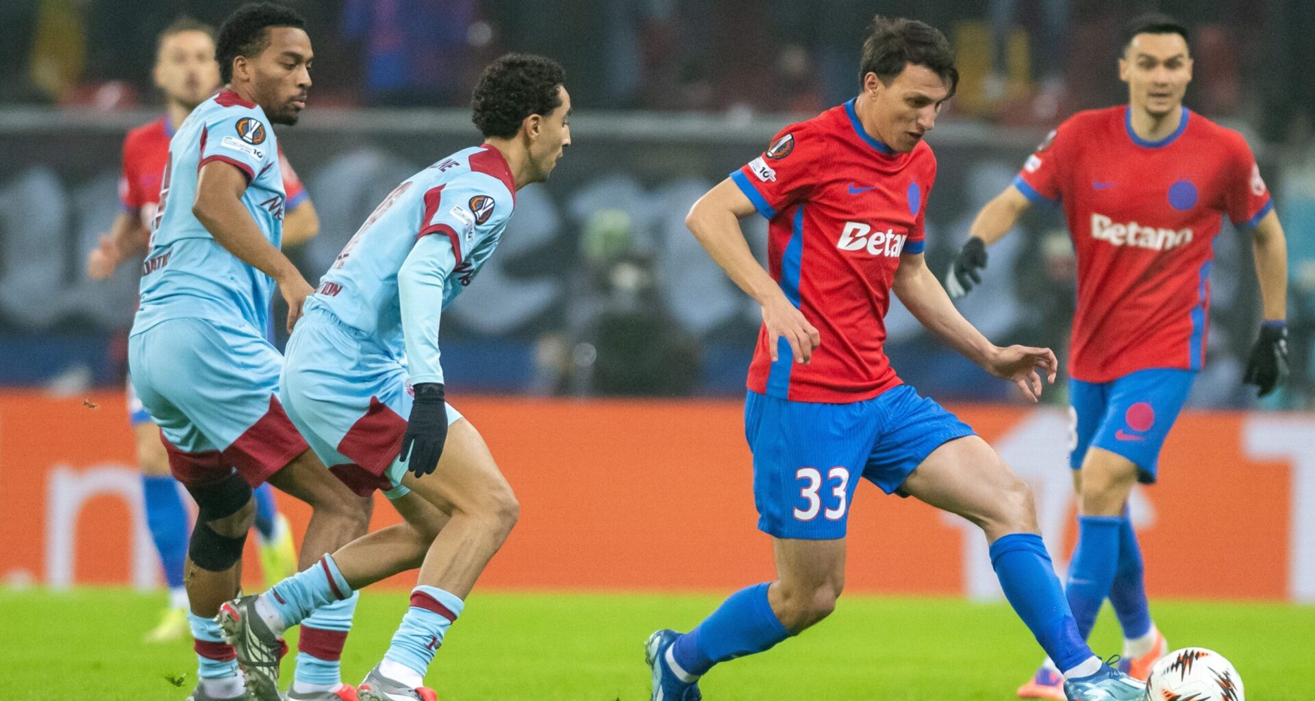 FCSB, în mare pericol! Riscă să rămână fără cei mai importanți jucători pentru derbiul cu Rapid