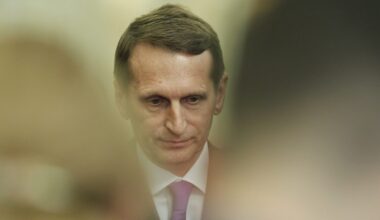 SVR avertizează Franța cu privire la „participarea directă” în Ucraina