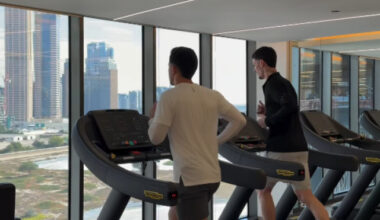 Doi fotbaliști din naționala României au ajuns în “Raiul Milionarilor” și au intrat direct în sala de forță