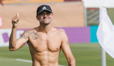 îi pregătesc un contract pe viață antrenorului!