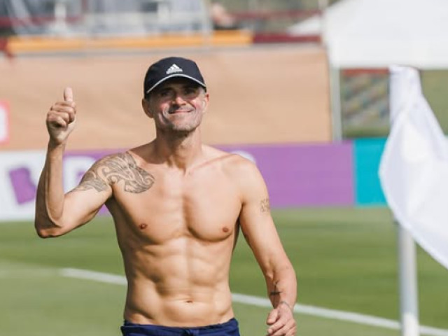 îi pregătesc un contract pe viață antrenorului!