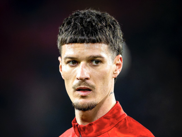 Interzis! Decizia luată de PSV în cazul jucătorului care a înjurat către Dennis Man pe teren