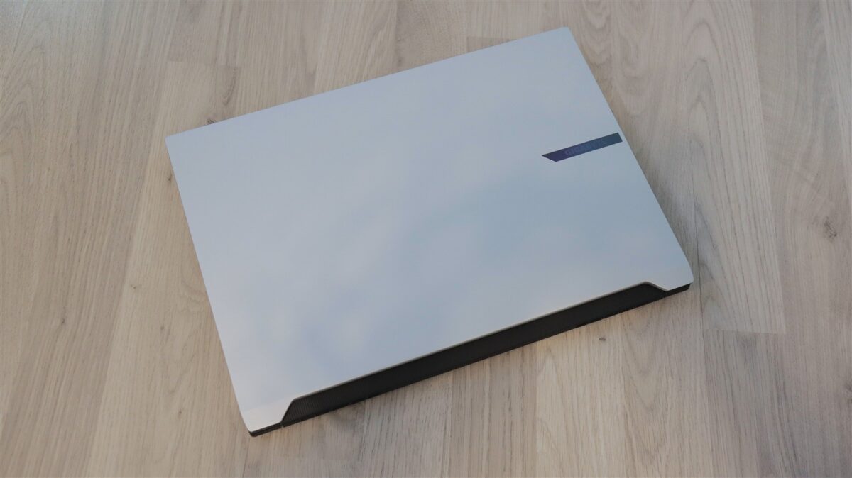 Laptop GIGABYTE AERO X16 Copilot+ PC (EG61H) - review