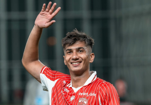 musi_alex_1753191478_3682359475880089500_5328548456