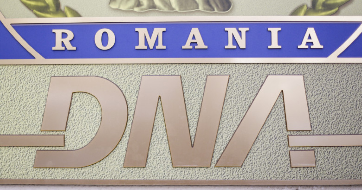 24 de inculpați, printre care funcționari din Primăria Bacău, trimiși în judecată pentru fraude cu fonduri europene de 6,3 milioane lei